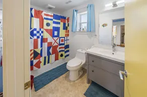 Cape Cod Lakefront Cottage - Image 5