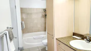 LUXURY CONDO MED OCEAN VIEW 2BR / 2BA - Image 4