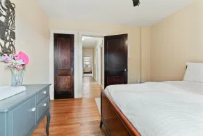 Comfortable home with an artful flair close to PNC, museums and restaurants.. - Image 5