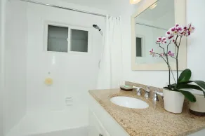 Exclusive Oceanfront Cottage sur Dry Sandy Carbon Beach - Seal - Image 2