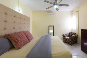 Kgn Most Centrally Located One Bdrm II - Image 4