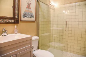 4 bedroom accommodation in Red River - Image 5