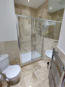 YARM centre apartment with free parking. - Image 3