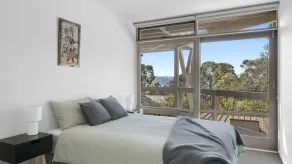LORNE LODGE- Élégant, vues, Wifi, feu de bois, tout ce dont vous avez besoin - Image 4