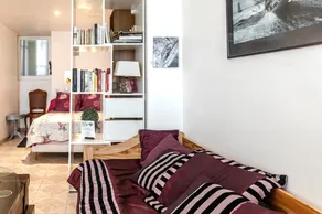 Charming Studio Apartment with Wi-Fi - Image 5