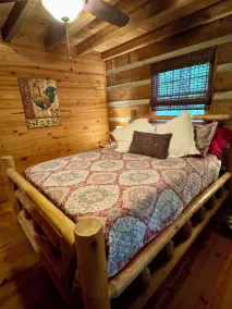 Beautiful Real Log Cabin.... Not your average cabin! Hot Tub. Wifi. Fire Pit - Image 3