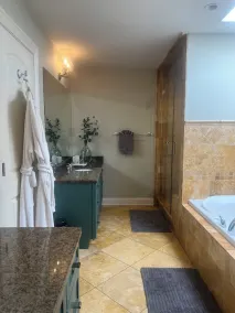 3-Levels.11Beds.Sleeps 20. 10min walk to Train. Rooftop+Spa Bath+Garage. - Image 2