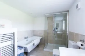 Stunning Welsh Farmhouse, Panoramic Views, Pizza Oven + Hot Tub - Image 3