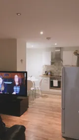 FLAT 8, FRASER HOUSE APARTMENT* 3 BEDROOMS * - Image 4