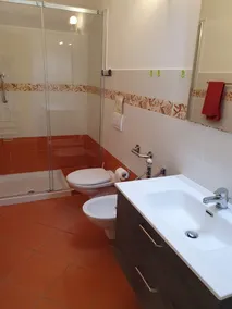 Apartment in villa LE PALME directly on the lake of Lugano - Image 2