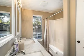 Spacious home near old mill w/pool table & hot tub - Image 3