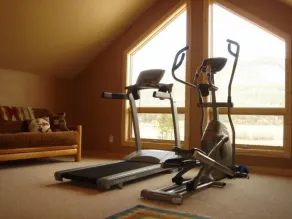 Large Family Home with Acreage in Beautiful Animas Valley [CO Lic. 02872172-000] - Image 2