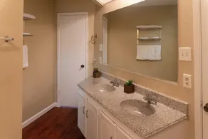 The Sweet Spot: Cozy & Cute 2BR/ 2BA in Asiantown - Image 4