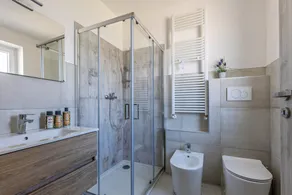 Maison de vacances 'Homely Feeling' avec Wi-Fi, A/C, Balcon et Jardin - Image 5