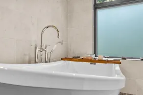Hot Tub - Sauna - Mountain getaway only 15 minutes from the city! - Image 2