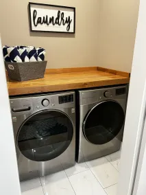 Lovely two bedroom apartment with indoor fireplace - Image 2
