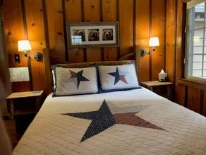 \"Naughty but Nice\" - Knotty-Pine Cabin i fyrretræerne - Image 2