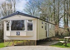 3 bedroom accommodation in Tavistock - Image 1