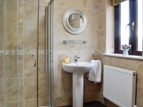 4 Schlafzimmer Unterkunft in Lower Cwm-twrch, near Ystradgynlais - Image 2