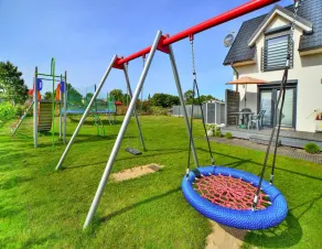 Comfortable Holiday Homes Close to the Beach - Image 4