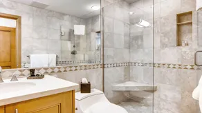 Luxury 3BR • Flexible Sleeping • Sophisticated Vail Mountain Retreat - Image 3