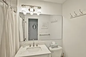 Beautiful 2 bed Townhouse in Bayshore Breeze! Close to State Park Beaches! Dock, Beach Town, Restaurants and More! - Image 4