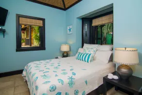 Luxury Seaside Villa fully staffed - Image 5