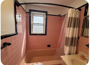 Lovely 1 Bedroom 1 Bathroom apartment located near everything! - Image 3