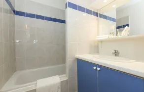 2 piscines extérieures | Kajak + Kanu + VTT + Randonnée - Image 2