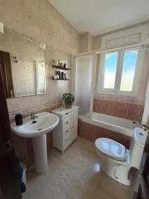Semi-detached house in a quiet area - Image 3