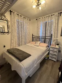 THE \"clean\" LITTLE BLUE COTTAGE -  BEACHTOWN DT GRAND BEND -ONTARIO - Image 5