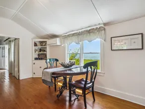 Cottage at Goose Neck Point - Image 5