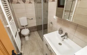 Luxurious Home In Otocac - Image 3