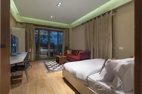 Peravi Suites at Pearl In The City - Image 5