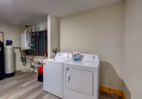 Dog-friendly cabin - Built in 2022! - Image 2