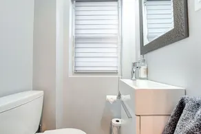3mins to Downtown Kitchener's TechHub. Cozy 3-bedroom - Image 2