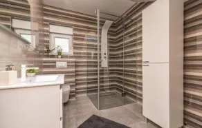 Belle maison à Splitska - Image 5