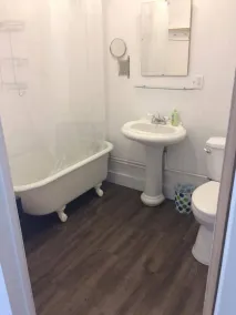 Waterfront, cozy, clean one bedroom, newly renovated cottage - Image 2