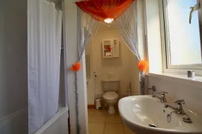 Bunny Meadows Holiday Farmhouse near Carmarthen & Pembrokeshire - Image 3