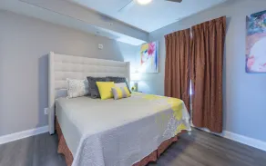Magnifique Condo avec vue sur l'eau à 1,5 km de Disney - Image 5