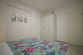 Close to the beach, air-conditioned, city center, quiet location - Image 5