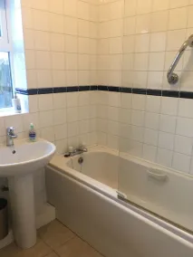 Detached dog friendly cottage 2 mins walk from beach, sleeps 6 - Image 2