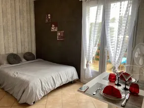 Independent studio in villa with swimming pool. Private Jacuzzi, 40 minutes from the beach - Image 4