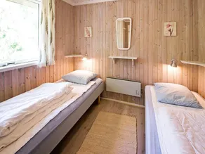 6 person holiday home in Aakirkeby - Image 4