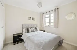 Weybridge Lake House - Image 5