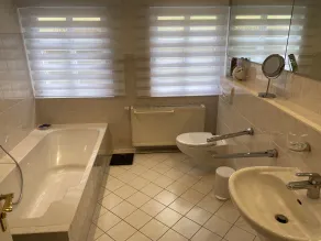 Casa spaziosa e confortevole; ottima vista panoramica in posizione tranquilla e soleggiata a sud - Image 4