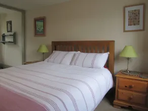 Beautifully renovated cosy house in the historic market town of Totnes, S Devon - Image 5