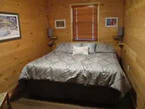 A cozy new cabin in rural setting with a hot tub on porch. Beautiful rural view. - Image 4