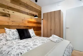 Apartamento 'El Músico' con terraza privada, Wi-Fi y aire acondicionado - Image 5