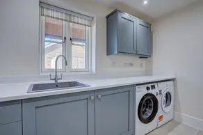 5 bedroomed farmhouse perfect for exploring Norfolk and Suffolk. - Image 2